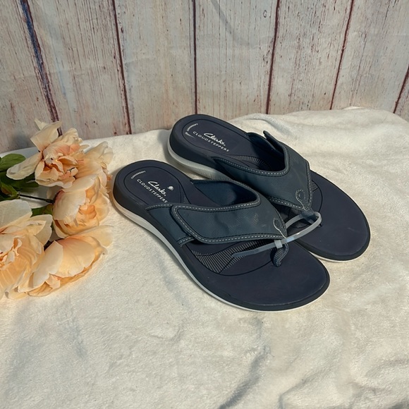 EUC Clarks Cloudsteppers Glide Post Sandals - Picture 2 of 10